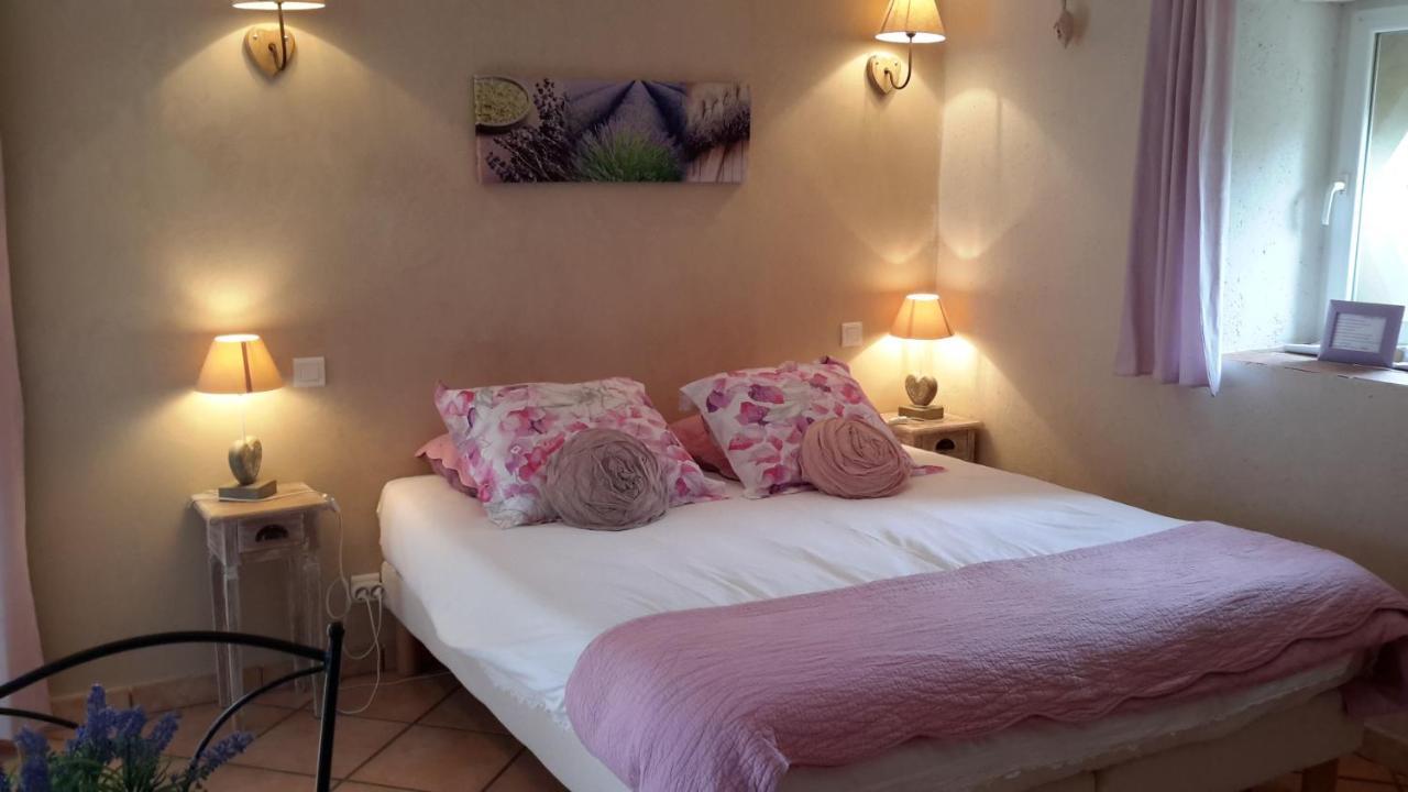 Chambres D'Hotes Le Vignoble Cucuron Exterior photo
