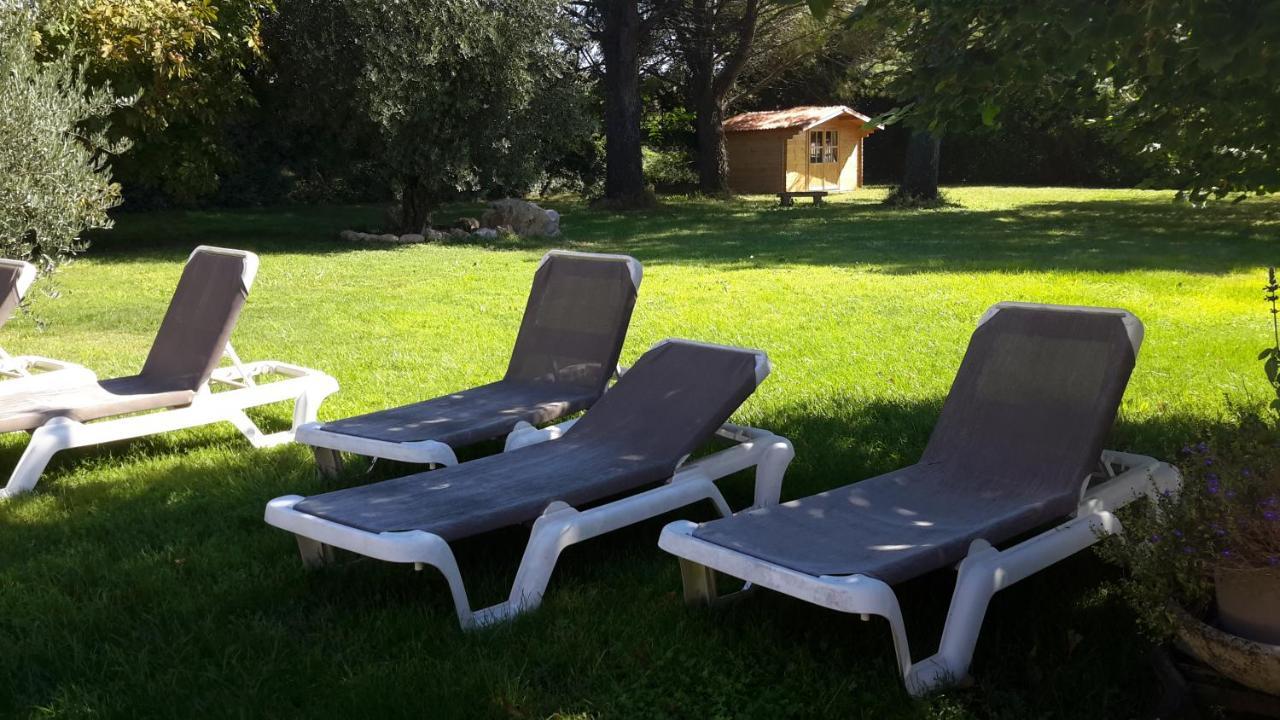 Chambres D'Hotes Le Vignoble Cucuron Exterior photo