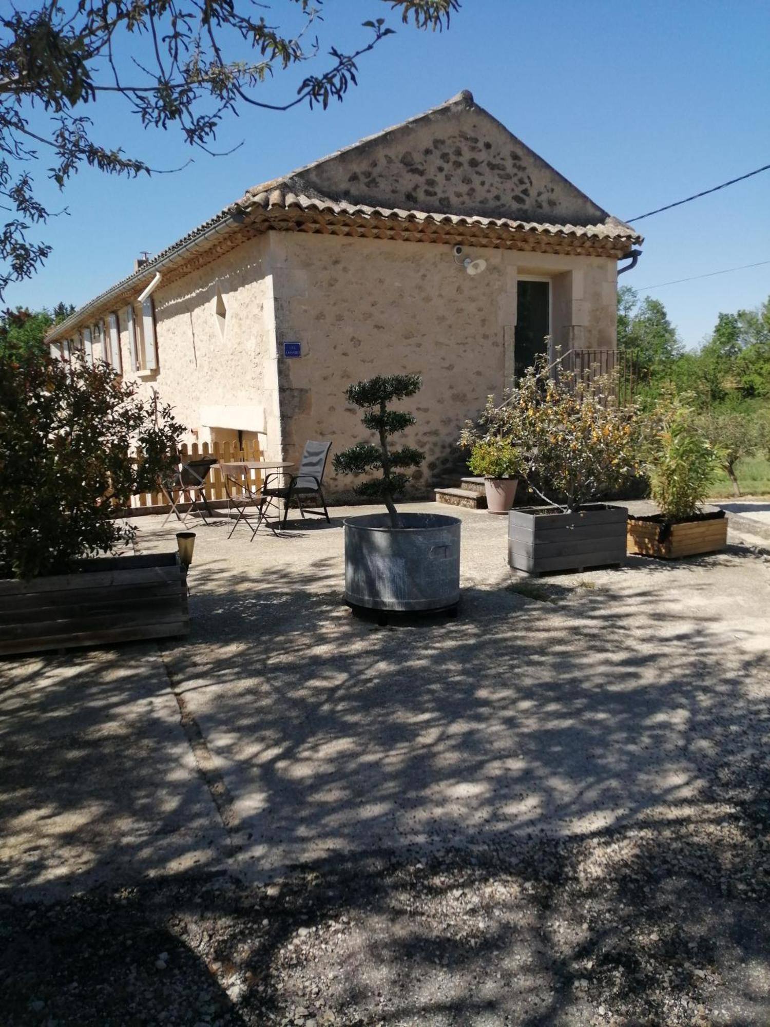 Chambres D'Hotes Le Vignoble Cucuron Exterior photo